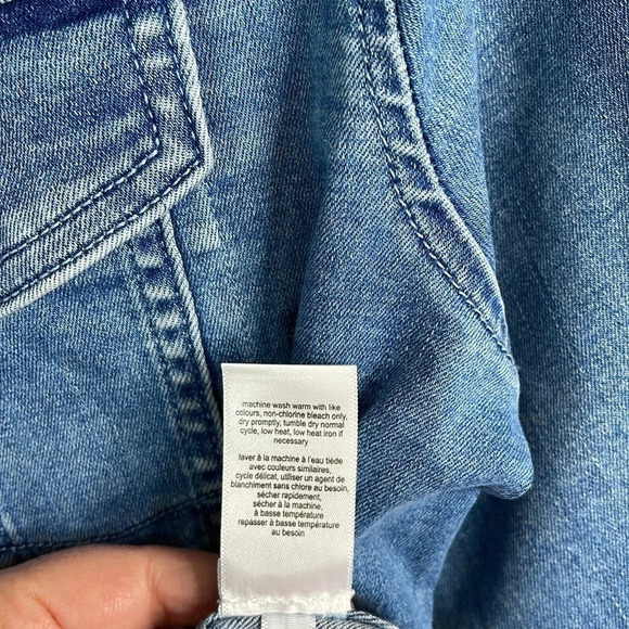 CALVIN KLEIN Blue Light Wash Denim Jean Jacket Crochet Flower Cropped Size S - Picture 11 of 13